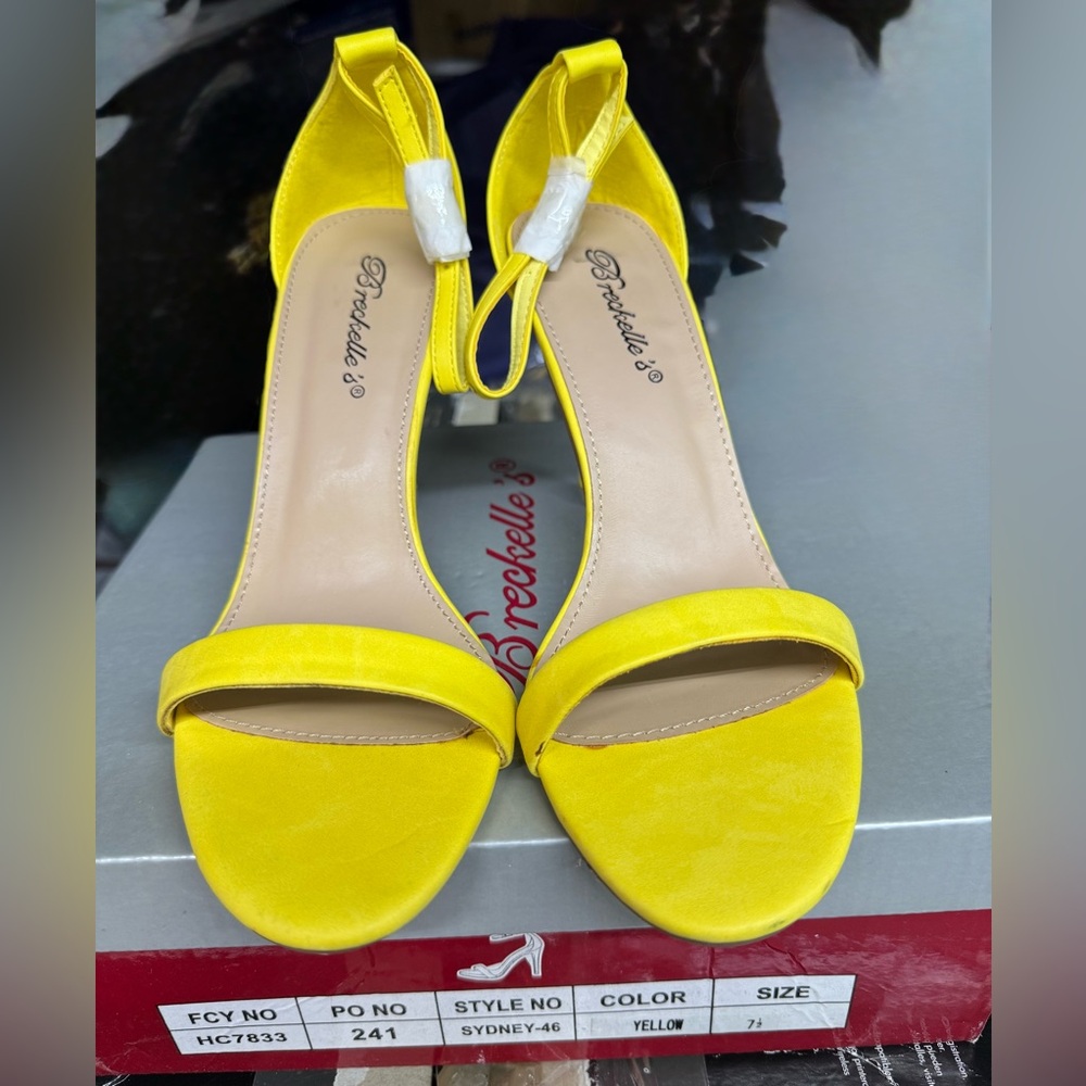 Breckelles Heeled Sandals. Size 7.5
